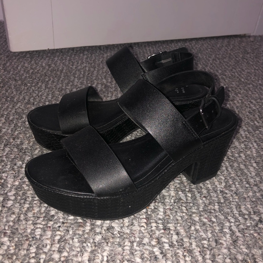 Black casual platform strappy heels
